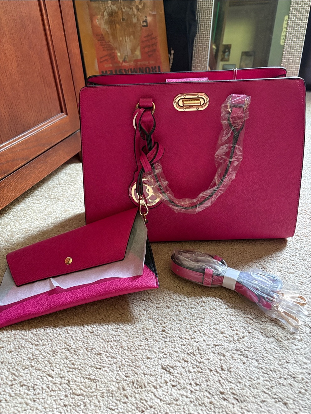 Structured Fuchsia purse with straps and Matching Wristlet
